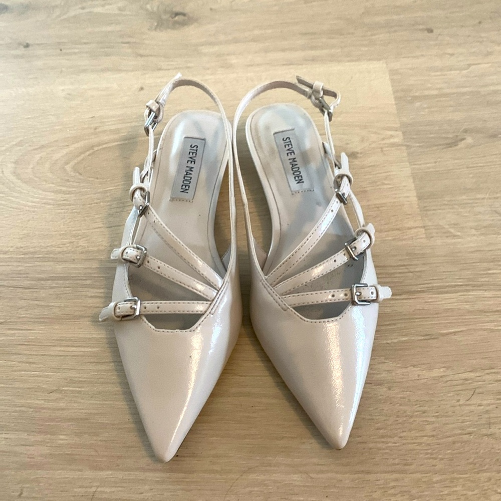 Steve Madden Pointed Buckle flats